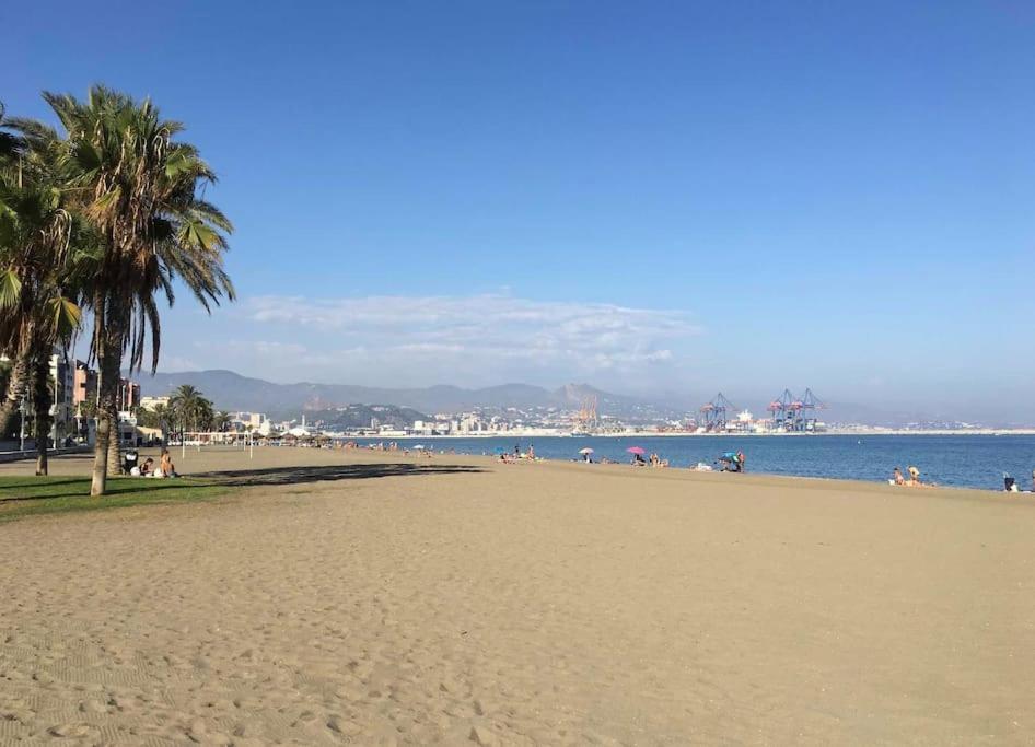 Ayala Beach Apartment Malaga Bagian luar foto