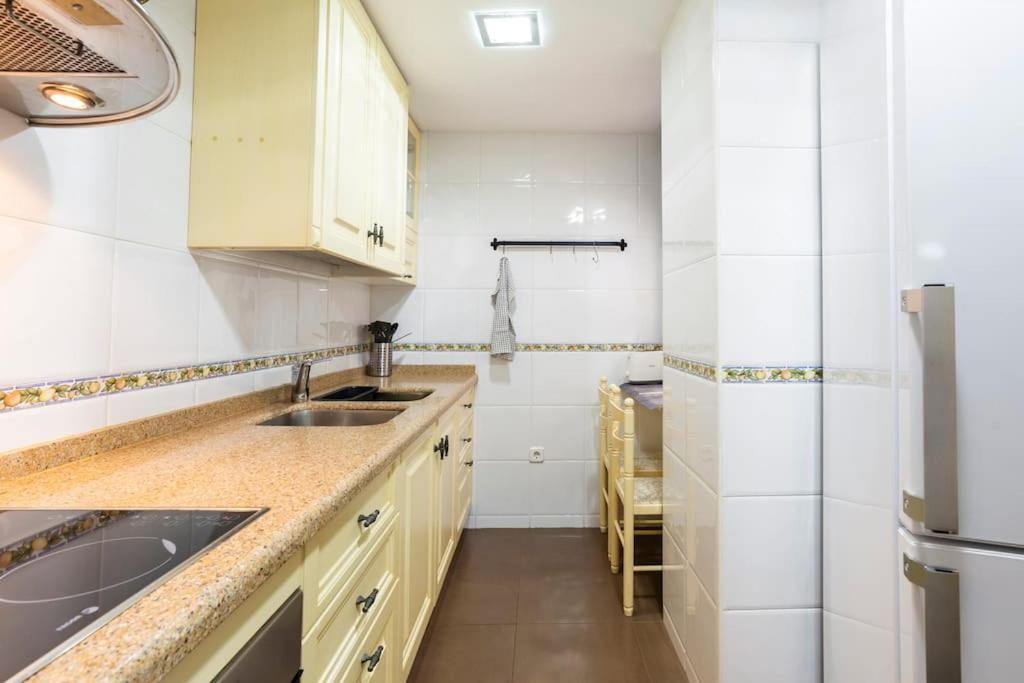Ayala Beach Apartment Malaga Bagian luar foto